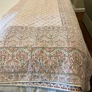 Pottery barn quilt / three euro shams